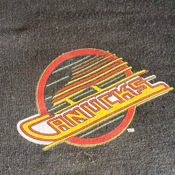 Vancouver Canucks retro logo crew neck - black - Picture 7 of 7